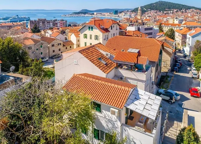 Sun House In The Centre *