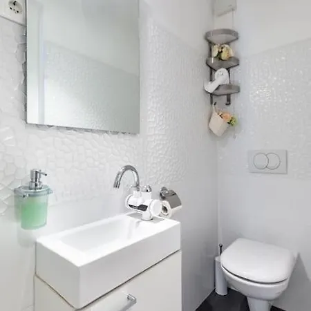 Sun House In The Centre Split