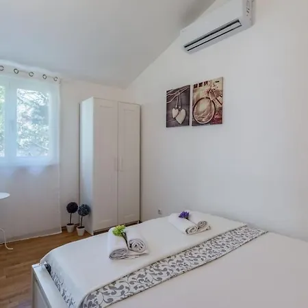 Sun House In The Centre Apartman *